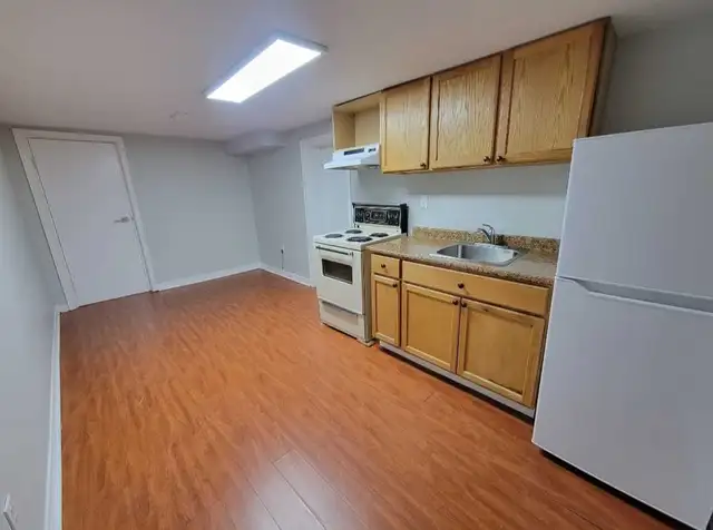 1 BEDROOM APARTMENT FOR 1, SEPARATE ENTRANCE
