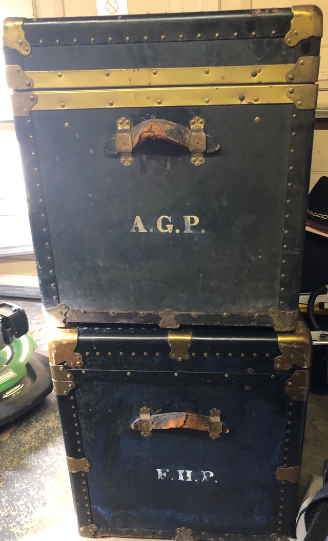 Large Vintage trunks in Dressers & Wardrobes in Mississauga / Peel Region - Image 2