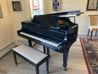 Yamaha Baby Grand Piano - G1  model - 5’3” Pristine condition
