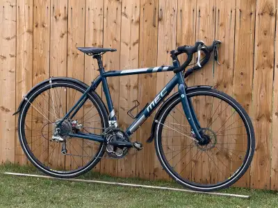 Like new Gravel bike Mec Cote size 55 cm, View more
