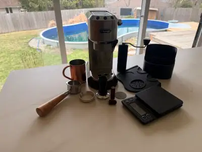 Delonghi Decica + grinder + scale + accessories, View more