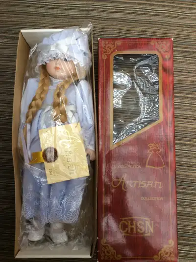 15” musical porcelain doll Artisan collection “Justine” No. 470 of 1000 Original box with certificat...