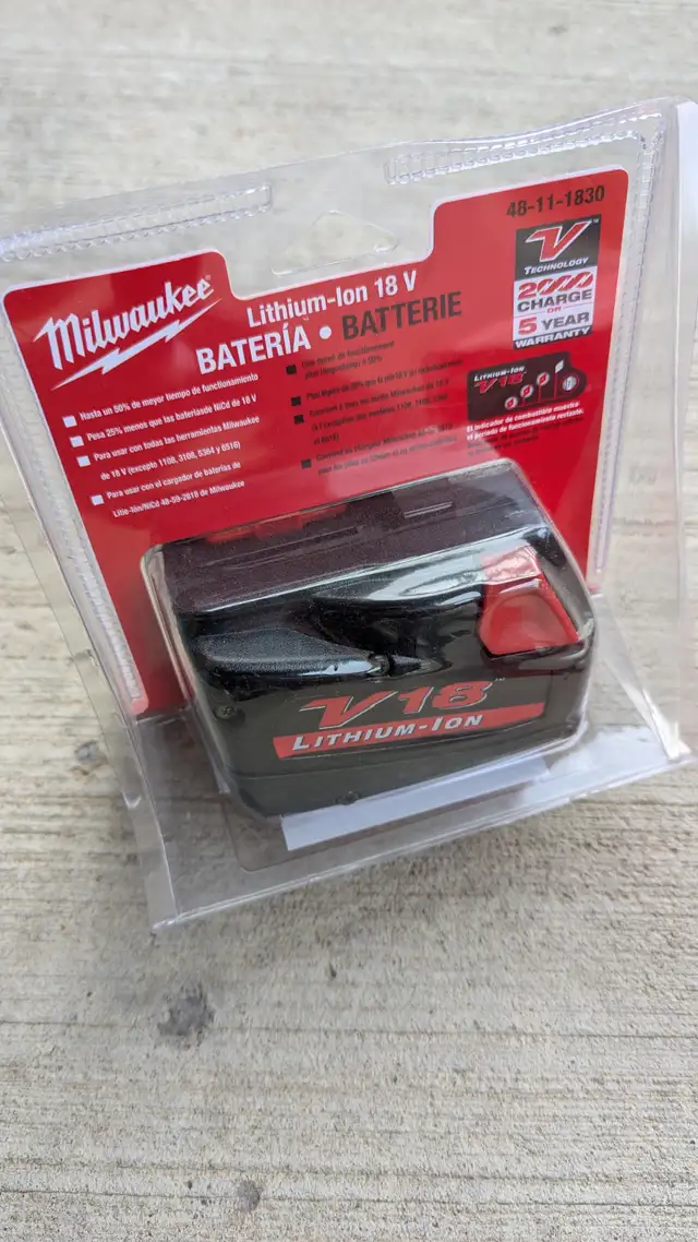 Milwaukee V18 Battery NIB in Power Tools in Markham / York Region - Image 3