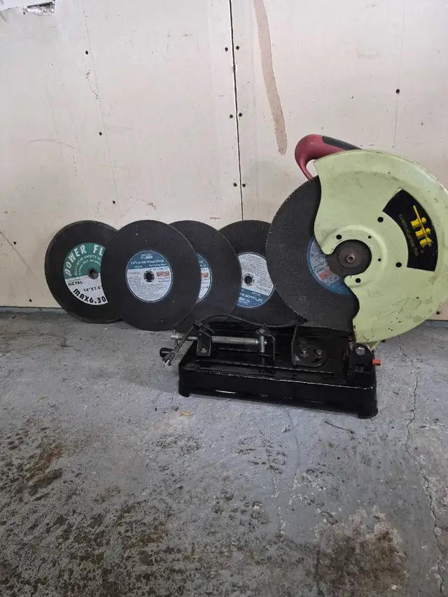 Metal cutoff saw  in Power Tools in Kawartha Lakes - Image 2