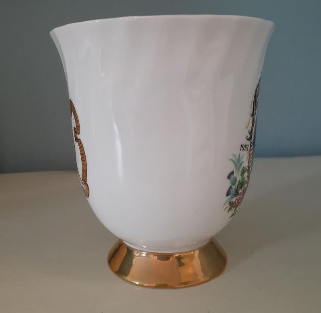 Canadian Superior Queen Elizabeth II Silver Jubilee cup mug in Arts & Collectibles in Markham / York Region - Image 4