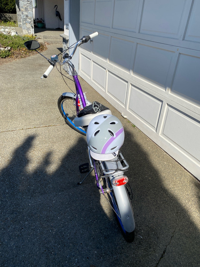 Townie Electra Bike in Road in Comox / Courtenay / Cumberland - Image 2