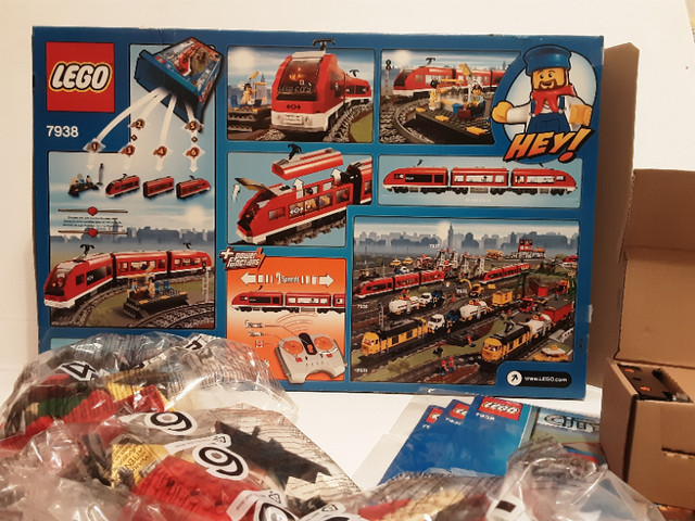 LEGO 7938 PASSANGER TRAIN , NEW, 2010 dans Jouets et jeux  à Ville de Montréal - Image 4
