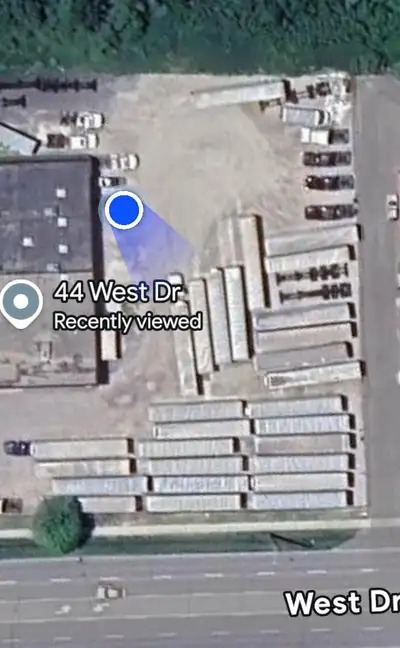 10 Truck parking spots available in a secure, well-maintained yard. BOBTAIL $300/SPOT DUMP TRUCK #35...