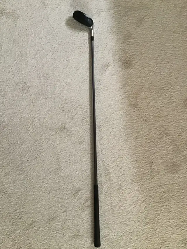 Taylormade Golf Bag and Miscellaneous Clubs in Golf in Calgary - Image 10