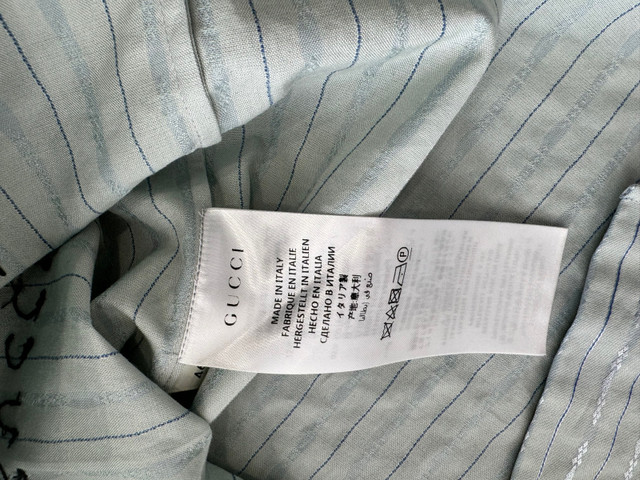 Gucci Shirt dans Hommes  à Longueuil/Rive Sud - Image 4