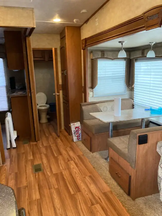 2012 sabre 32bhts 5th wheel in Travel Trailers & Campers in Bedford - Image 4