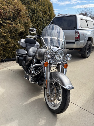2016 Harley-Davidson Road King 2016 in exceptional, mint condition with only 17,541 km. Meticulously...
