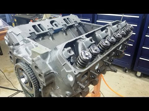 440 V8 Mopar engine  in Engine & Engine Parts in Victoria