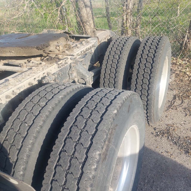 Volvo VNL780 2010 Ishift Transmission Heavy Trucks Kitchener