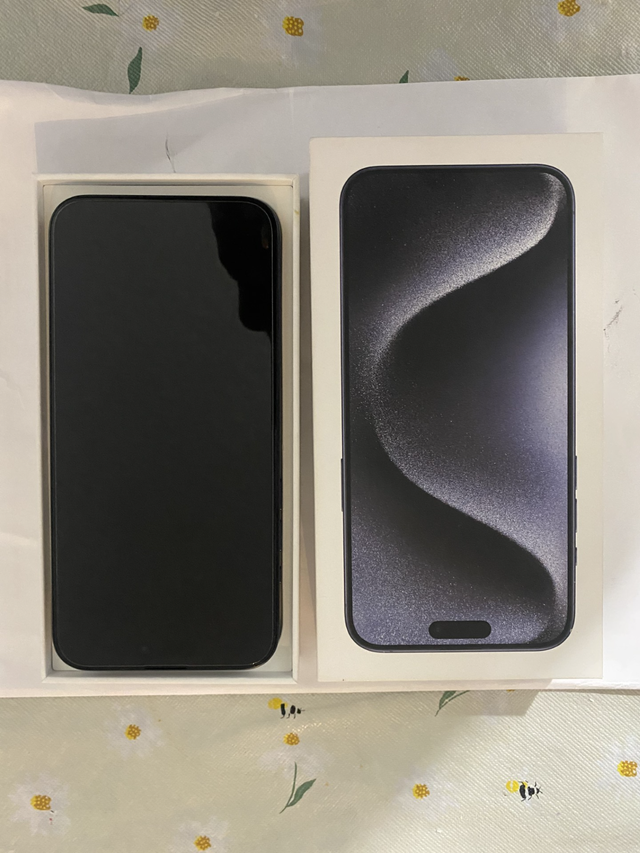 Apple iPhone 15 Pro Max, 256GB, Blue Titanium - Unlocked in Cell Phones in Mississauga / Peel Region - Image 4
