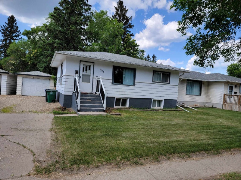 House Rental in Sutherland Avail Aug 1st / 1KM from University Long