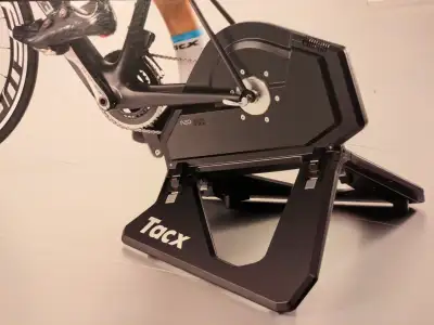 Tacx NEO Smart ※ジャンク品 美品】Tacx NEOスマートローラー - メルカリ