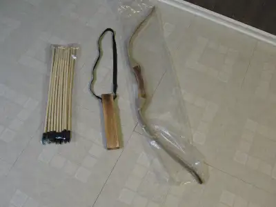 Kids Wooden Bow and Arrow Set, BRAND NEW, never used. Includes: * Made from solid wood * bow measure...