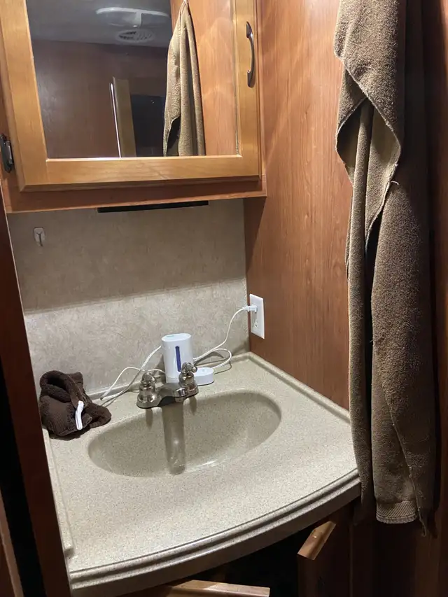 2012 Class C Adventurer 31DS Motorhome in RVs & Motorhomes in Parksville / Qualicum Beach - Image 4