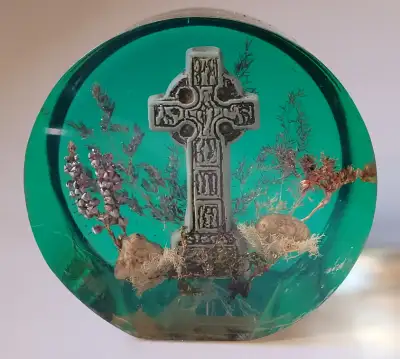 Rare! Vintage Green Hill of Ireland Lucite - Celtic Cross in a setting of Widlflowers Made with real...
