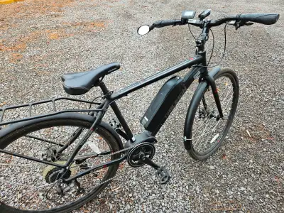 Raleigh Getaway electric bike, purchased from Canadian Tire. Lightly used and in excellent condition...