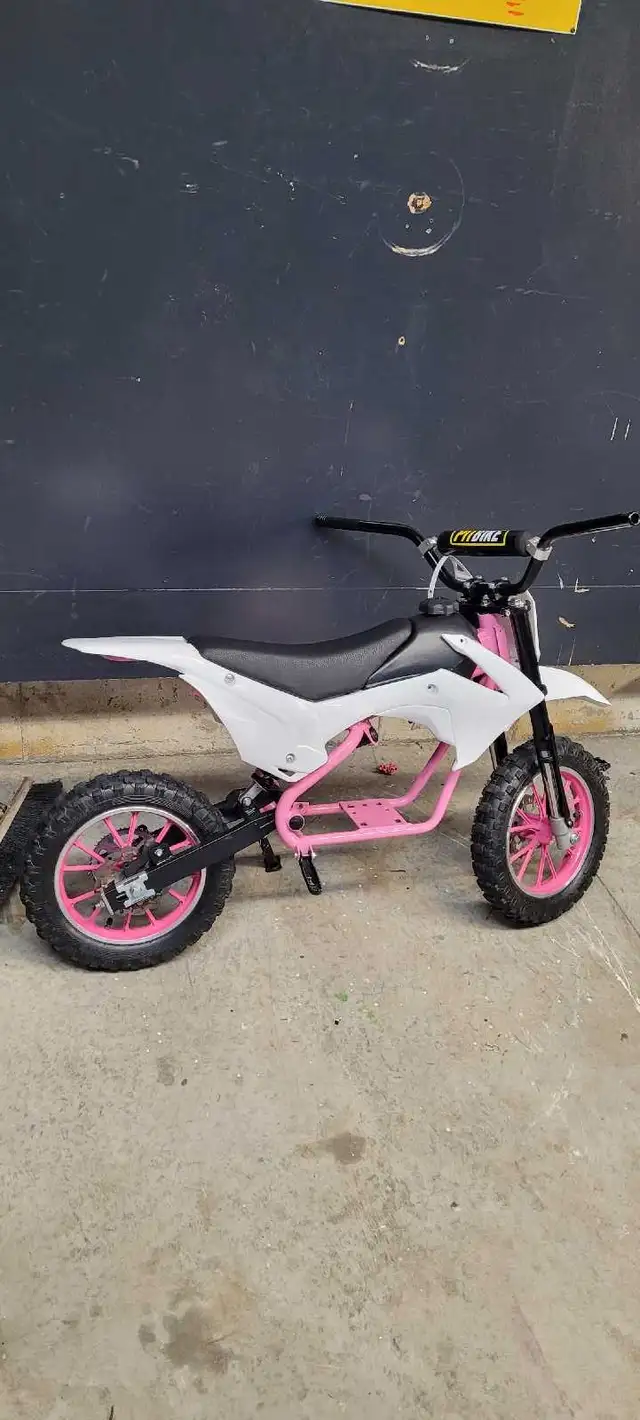 DIRTBIKE FRAME MINT CONDITION WITH PERFORMANCE BARS   in Motorcycle Parts & Accessories in Hamilton - Image 2