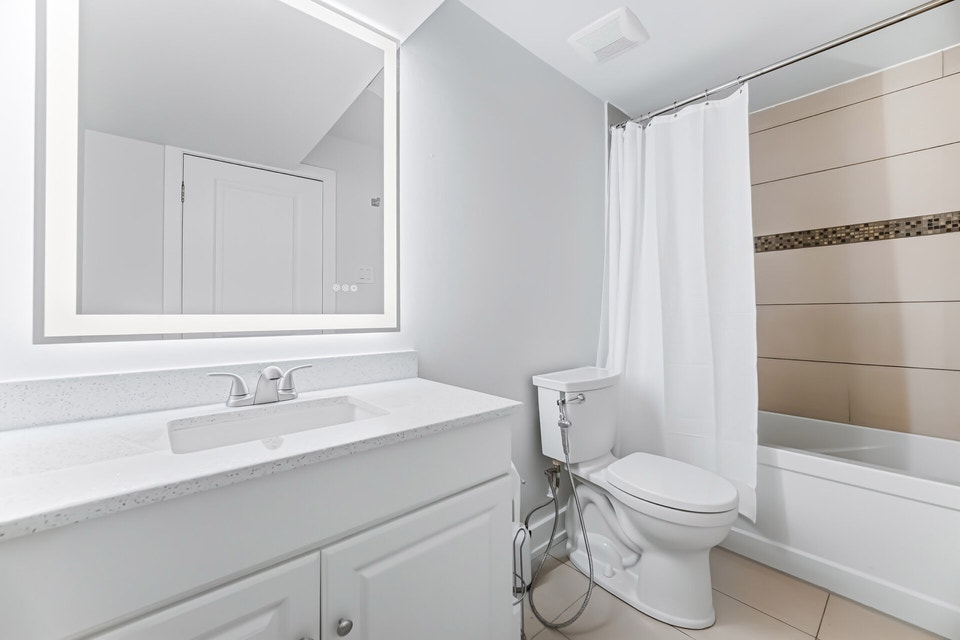 Furnished 1 bedroom basement for rent 5