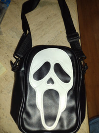 New scream shoulder bag 