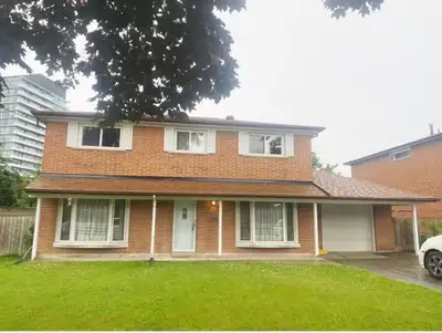 For Lease – Main & Second Floor Only 21 Kingslake Road, Toronto Spacious and well-maintained detache...