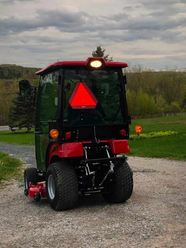 Tracteur Mahindra neuf dans Équipement agricole  à Sherbrooke - Image 2