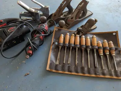 Outils divers a liquider, View more