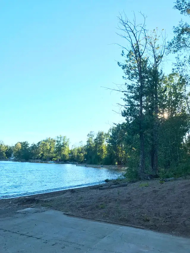 Lakefront Cabin in Fraser Lake in Houses for Sale in Vanderhoof - Image 9