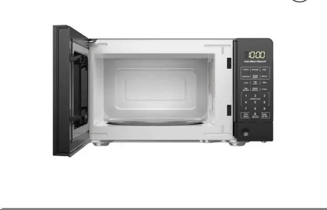 Hamilton Beach 0.7 cu. ft. 700W Compact Microwave – White in Microwaves & Cookers in City of Toronto - Image 9