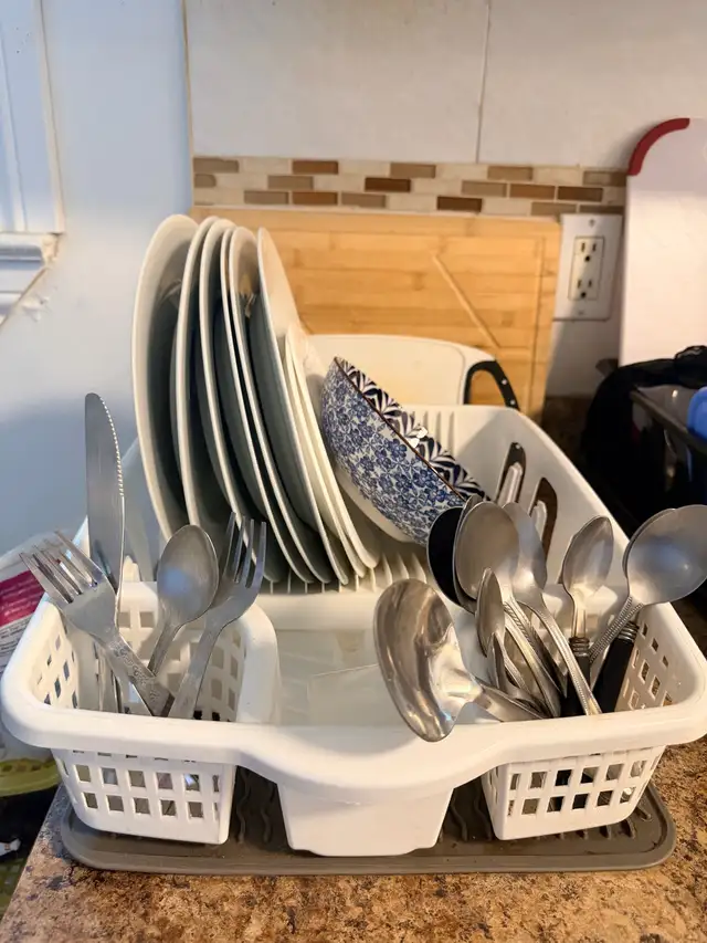 Complete Kitchen Set Plates, Bowls, Cutlery, Chopping Boards &  in Kitchen & Dining Wares in City of Toronto - Image 3