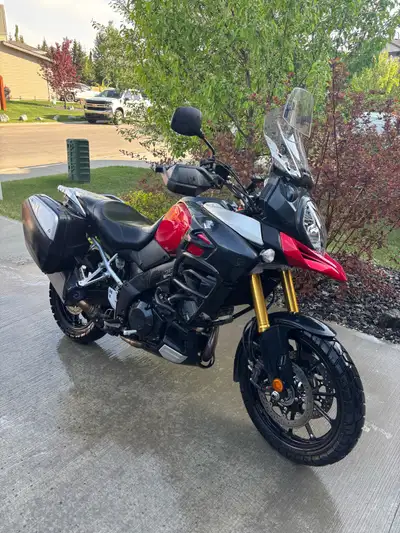 Selling 2014 1000 asking 7800 . Oil change done 1000 km ago , new rear tire last fall . Bike runs gr...