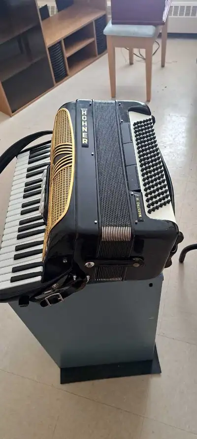 Hohner Maestro 111 Piano Accordian , View more