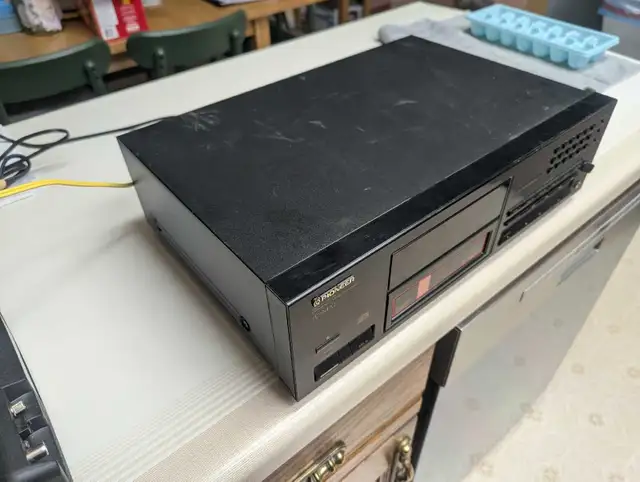 Pioneer PD-M701 Multidisc CD Player in Stereo Systems & Home Theatre in Strathcona County - Image 4