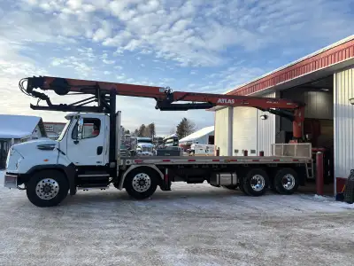 2014 Freightliner 114 SD Detroit DD13 Engine, Eaton 10 speed manual. Atlas 345.2 Loader Crane with f...