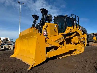 2023 Cat D7 Next Gen Dozer Unused Only 23.7hrs Enclosed Cab With A/C & Heat Air Ride Seat Rear View...