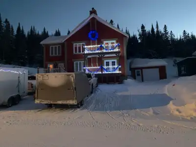 Bienvenue dans ce magnifique chalet de ski au Valinouët, parfait pour une saison de ski inoubliables...