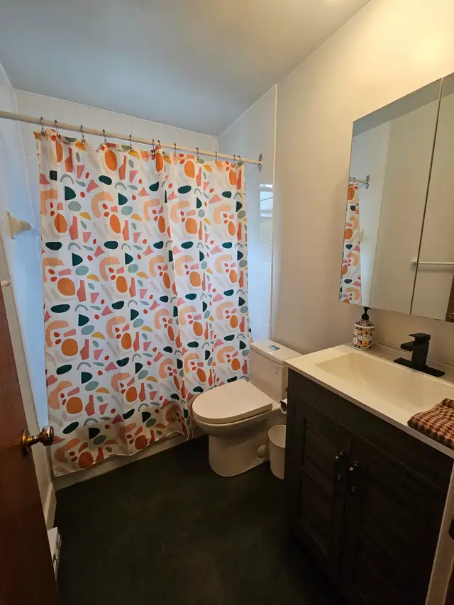 4 1/2 TOUT MEUBLÉ  + TOUT INCLUS in Long Term Rentals in Sherbrooke - Image 9