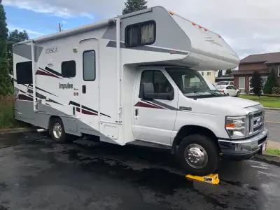 Motorisé VR A VENDRE: 2010, 24 Pieds Ford 450,moteur V10,65,0000Km,couche 6 ,pas de Slide Out, Winne...