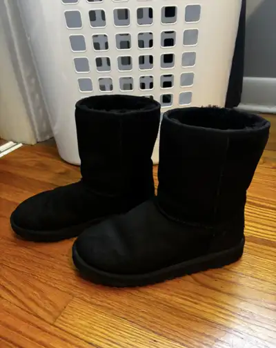 UGG mid black - $40 - size 6, View more