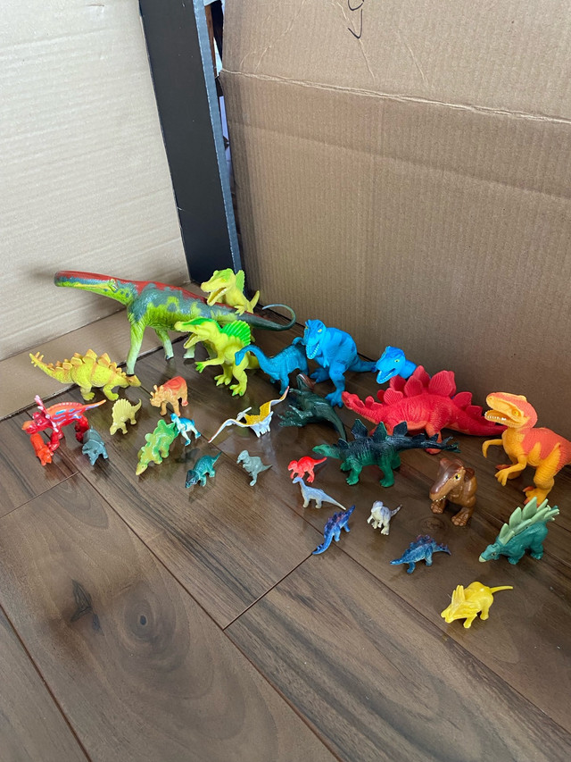 Toy dinosaurs in Toys & Games in La Ronge - Image 2