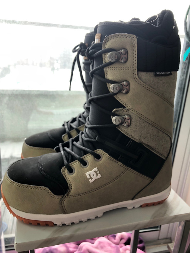DC Mutiny Lace Up Mens Snowboard Boots in Snowboard in City of Toronto