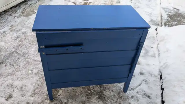 Solid wood antique three-drawer dresser in Dressers & Wardrobes in Peterborough - Image 7