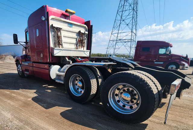 2003 Kenworth T600  in Heavy Trucks in London - Image 3