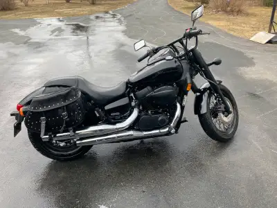 2014 shadow Works well, needs nothing 16,600km Saddle bags