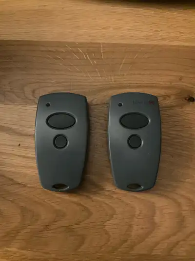 3x Garaga garage door opener like new comme neuf 19$, View more