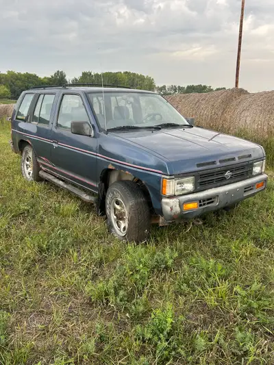 Nissan pathfinder (for parts) make an offer phone calls only. 1-three-0-six-643-2181